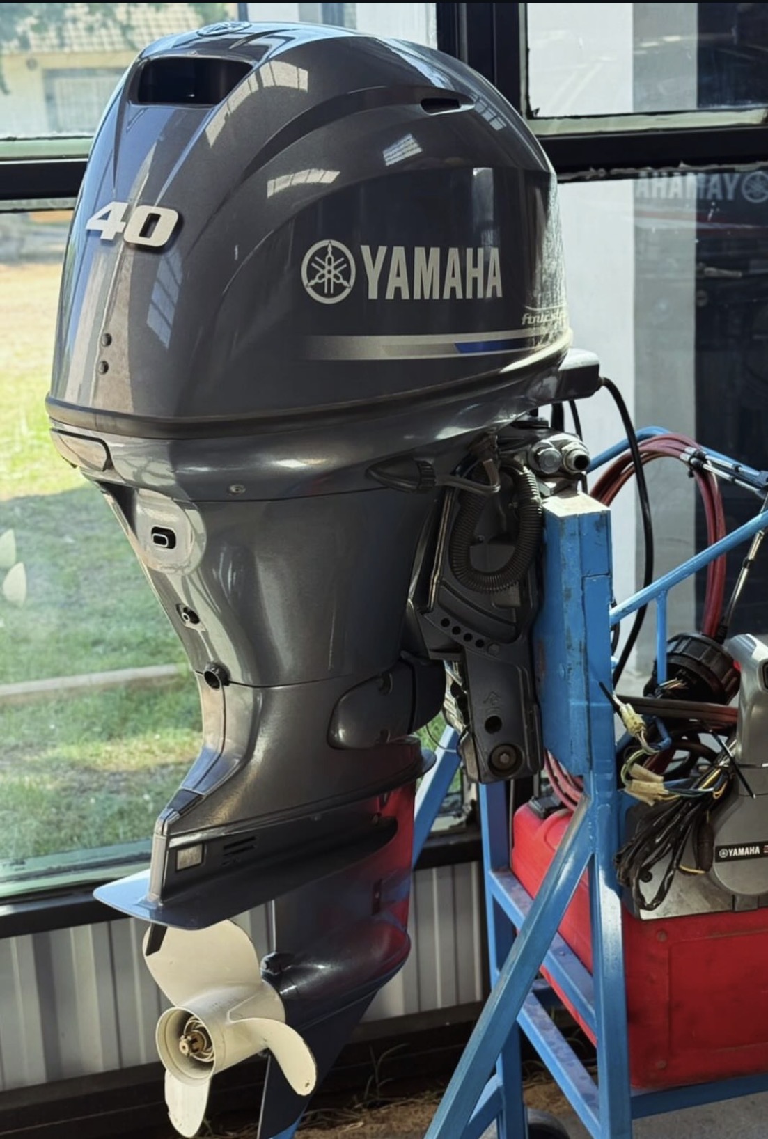 Yamaha 40 HP 4 Stroke Outboard Motor Engine