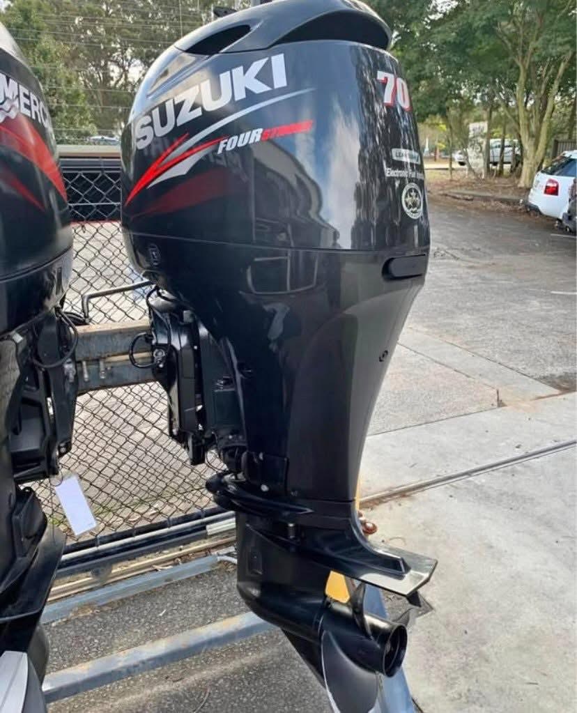 Suzuki 70 HP 4 Stroke Outboard Motor Engine