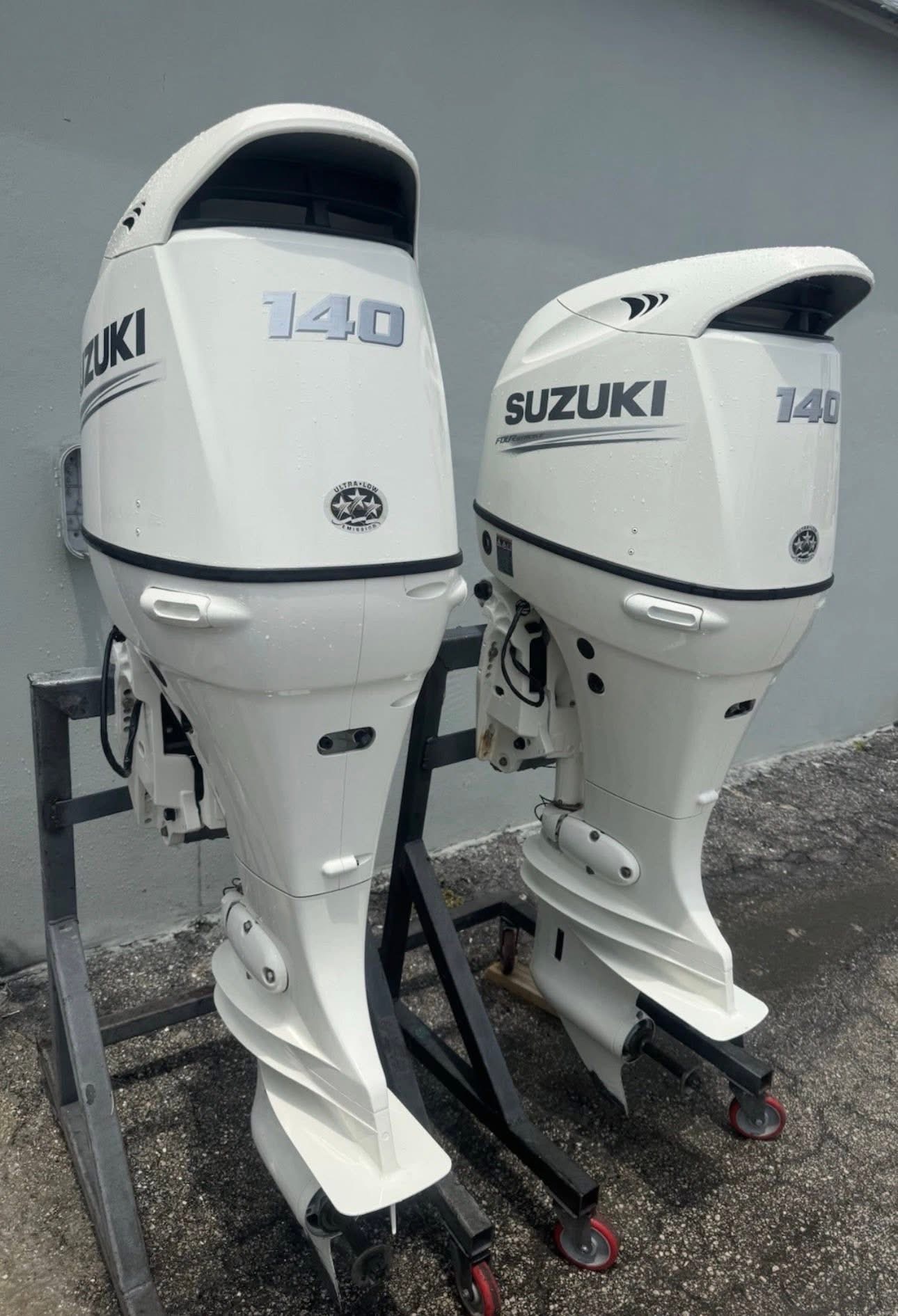 Twin Suzuki 140 HP 4 Stroke Outboard Motor Engine