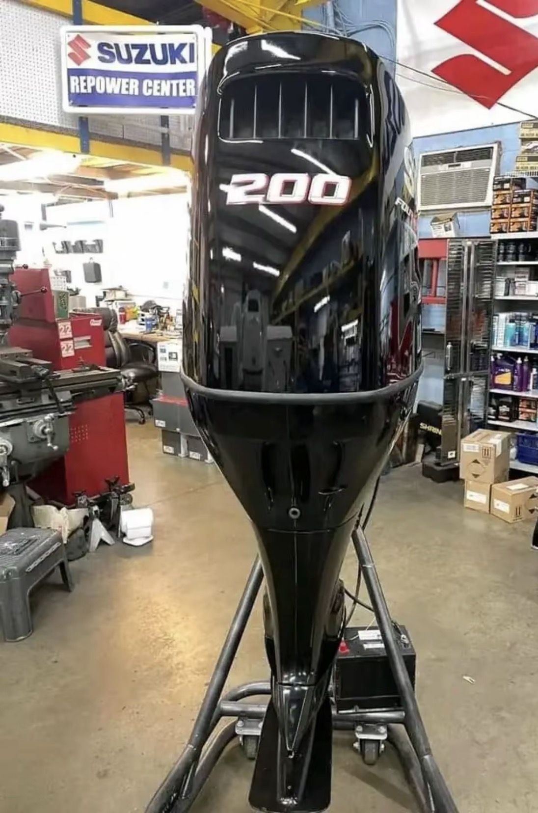 Suzuki 200 HP 4 Stroke Outboard Motor Engine